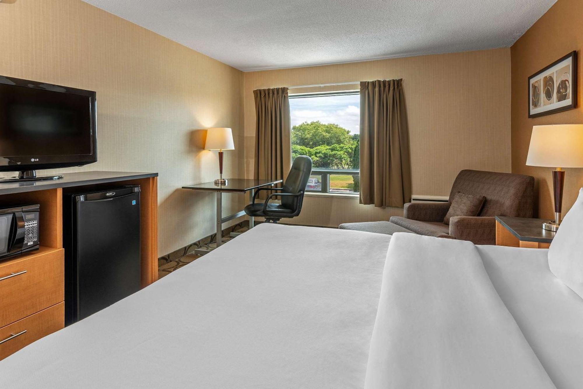 Comfort Inn Edmonton West Exterior foto