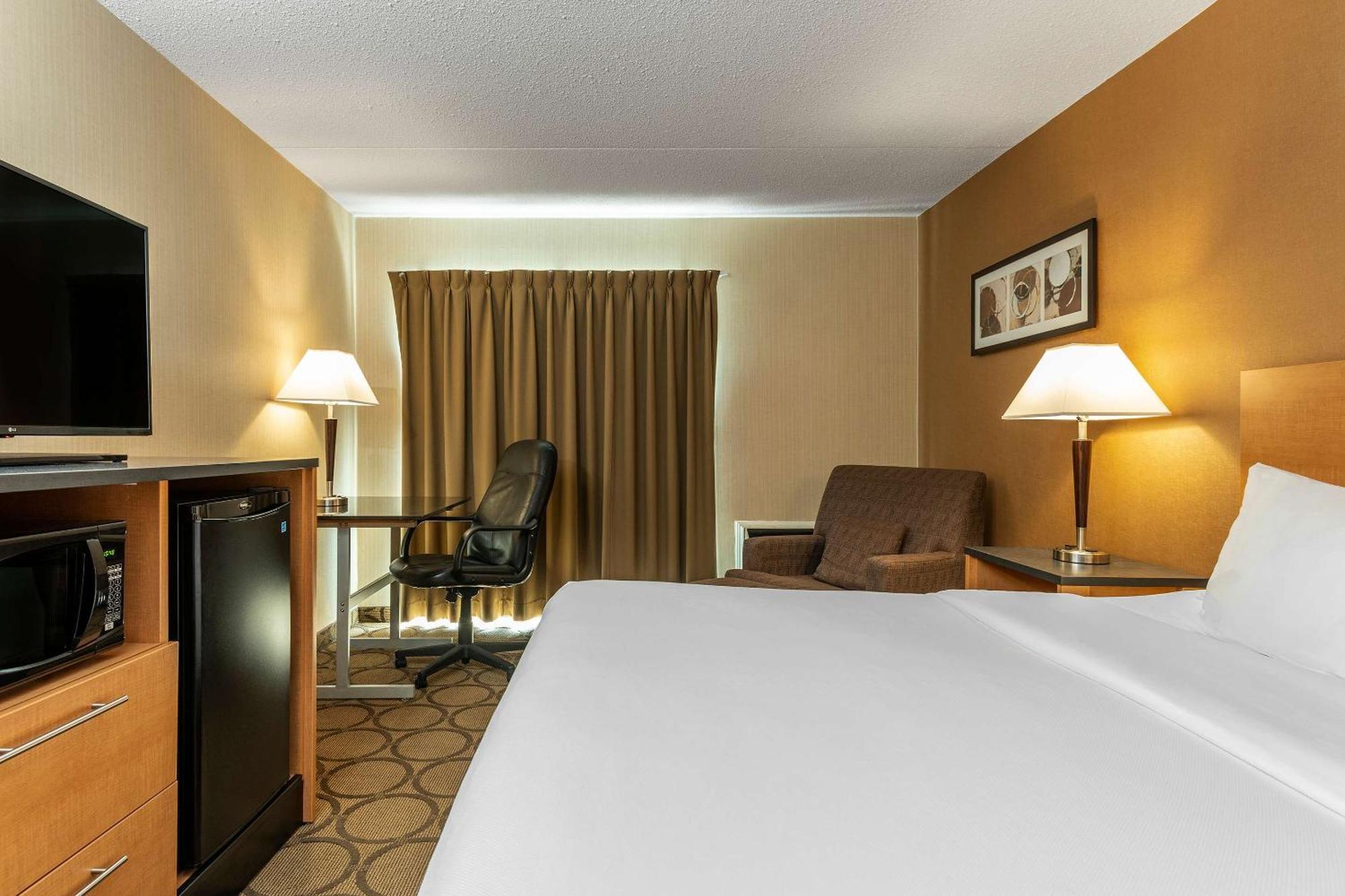 Comfort Inn Edmonton West Exterior foto